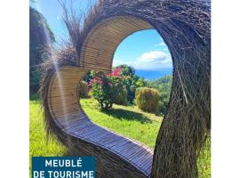 Gîte 4 étoiles, la Vieille Sucrerie St Claude Guadeloupe, Jacuzzi Spa privatif, vue exceptionnelle sur la mer des Caraïbes, hotel poblíž Letiště Baillif - BBR, 