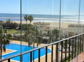 IMPRESIONANTES VISTAS AL MAR, primera línea de playa, 2 dormitorios