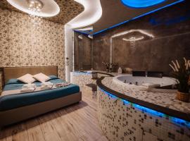 TH LUXURY SUITE, hotel with jacuzzis in Giardini Naxos
