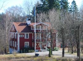 Tvetagårdens Vandrarhem, хостел у місті Седертельє