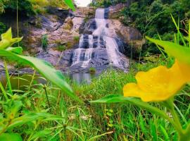 DILSHAN HOTEL Diyaluma, hotell sihtkohas Koslanda