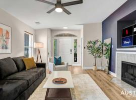Cozy Home away from Home, Quiet Office, King Bed, hotel v destinaci Austin