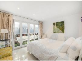 Earls Court Spacious Apartment