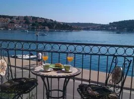 Apartment Milka with sea view and boat place