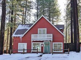3664 Birch Avenue cabin, ваканционно жилище в Саут Лейк Тахо