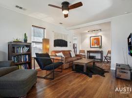 Affordable 3BR Home Near Airport and All Essentials: Austin'de bir tatil evi