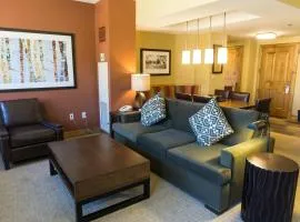 Exquisite Condo, Great for Families, Ski In Out