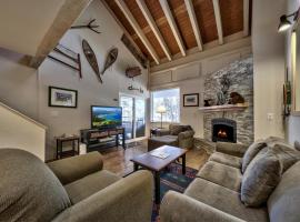Newly Remodeled 1 Bed and Loft at Lakeland Village, apartment in South Lake Tahoe