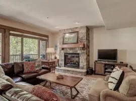Elegant Updated 3 Bedroom Condo At One Arrowhead Place Condo