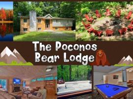 Poconos Bear Lodge, готель у місті Locust Lakes Village