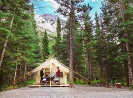 Sundance By Basecamp: Kananaskis Village şehrinde bir otel