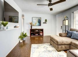 Cozy Sioux Falls Home - 7 Mi to Downtown!, semesterboende i Sioux Falls