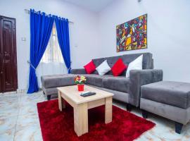 AJI Warm 2BED Apartment (Ijegun, Lagos), vacation rental in Lagos