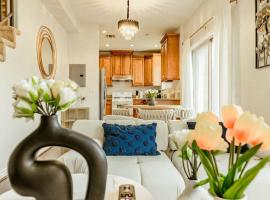 Sweet Modern House 7mins to Disney, παραθεριστική κατοικία σε Fullerton