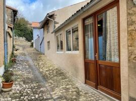 appartement Loft-atelier à Vivonne, ξενοδοχείο σε Vivonne