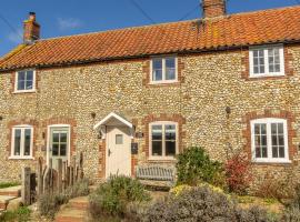 Lovely Cottage, хотел с паркинг в North Creake