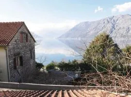 3 Bedroom Awesome Home In Dobrota