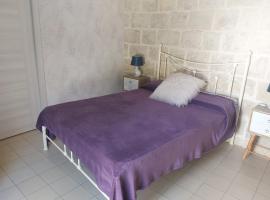 One bedroom apartment, sewaan penginapan di Qormi
