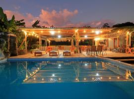 Natura Gardens Galápagos – hotel w pobliżu miejsca The twins w mieście Bellavista