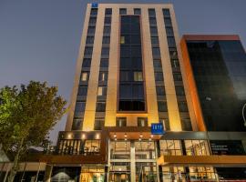 TRYP by Wyndham Pulteney Street Adelaide, hotel di Adelaide
