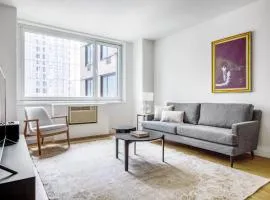 Midtown 1BR w Gym Elevator nr Rockefeller NYC-508