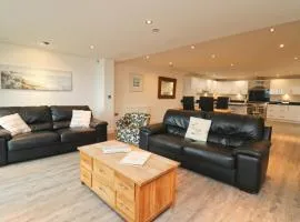 BY THE BEACH, spacious apartment