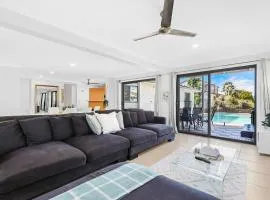 Great 4BR Family Home with Pool + Granny Flat in Broadbeach!