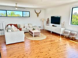 Long Jetty Lake House, holiday rental in Long Jetty