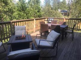 Pet Friendly Grizzly Blair Lodge Cabin, golfhotell i Groveland