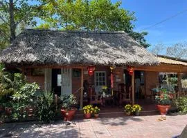 Ty Phu Miet Vuon Homestay - Entire Bungalow