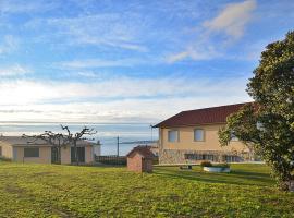 Casa con vistas al mar en Playa de Foxos, viešbutis mieste Sanksenksas