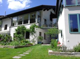 Sonnenloft Else und Studio Luise, cheap hotel in Neubeuern