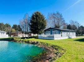 Sutton Lodge with Hot Tub, hotel a York