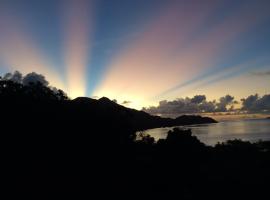 Mirella Villa, hotel in Anse Possession