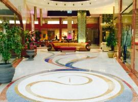 德羅拉套房酒店，Chtaura的有停車位的飯店