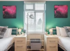 Private Room 6 with Kitchenette by CB Stays no minimum stays