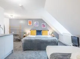 Private Room 8 with Kitchenette by CB Stays no minimum stays