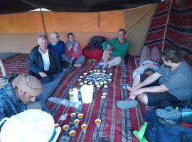 Feynan wild camp, hotel perto de Castelo de Shobak, Al Khuraybah