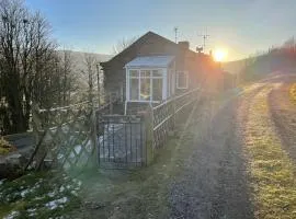 Joyces Cottage, 2 Brown Hill