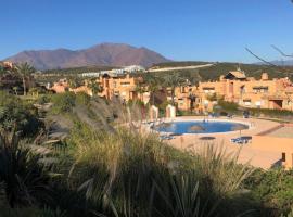 Schönes Penthouse mit Meerblick Pura Vida, hôtel à Bahia de Casares