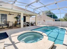 Stunning Minneola Home with Private Pool and Yard!、Minneolaのホテル