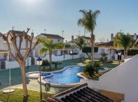 Awesome Home In Pilar De La Horadada With Wifi, Swimming Pool And 4 Bedrooms, hotel u gradu 'Pilar de la Horadada'