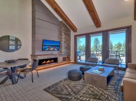 Luxury Residence - Gondola Across The Street Condo, hotel en South Lake Tahoe