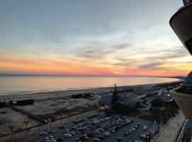 Sea Lovers - Sea front - studio apartment, departamento en Monte Gordo