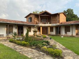 Casa de campo Ruitoque Alto., hotel in Floridablanca