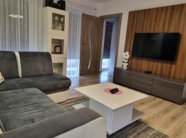 Apartament na obrzeżach Kalisza, hotel with parking in Kościelna Wieś