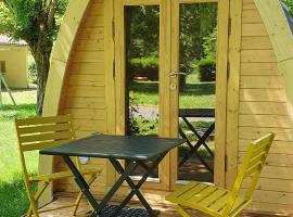 Cabane 2/3 pers au Camping les Patis, Hotel in Nazelles