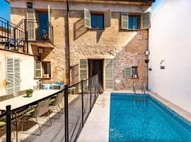 Townhouse in Pollensa gated pool