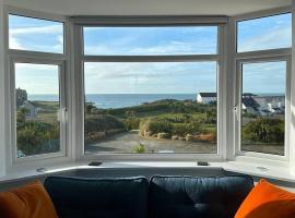 Lagoon View - Sea View- Pet Friendly - 2 Bed Apt - En-suite, hotel in Trearddur