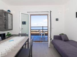 Appartamento monolocale vista mare FT4, hotel with parking in Cascabraga
